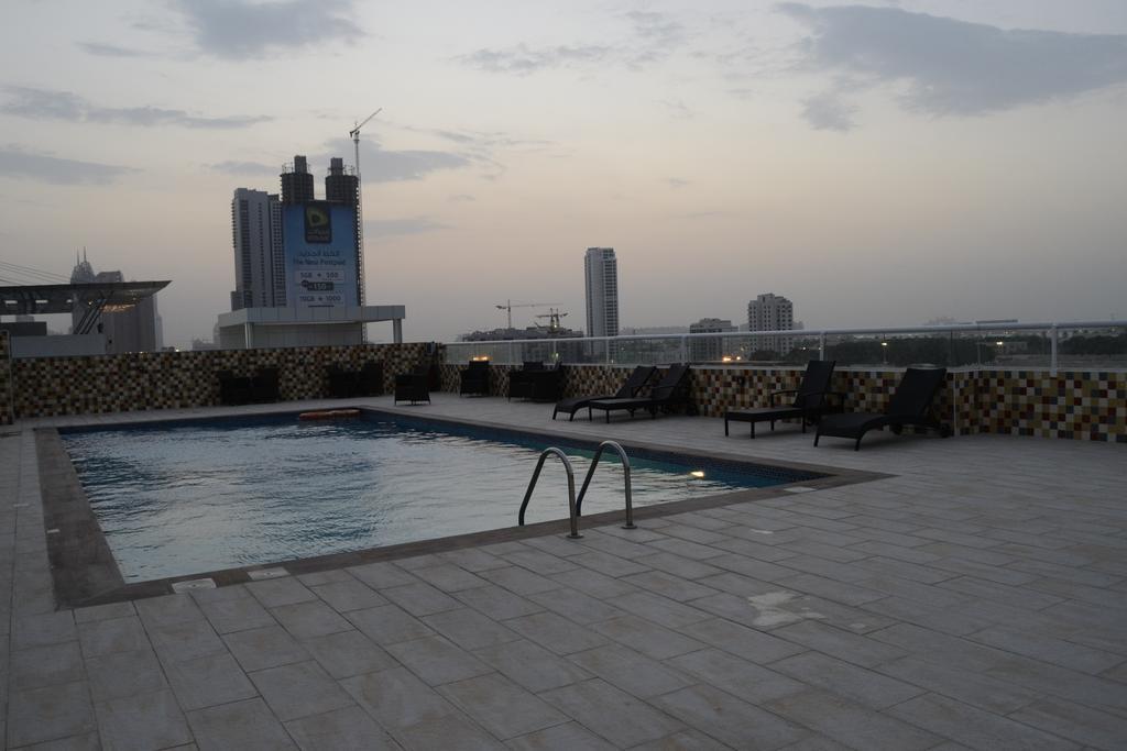 Grand Midwest View Hotel Apartments Dubai Esterno foto