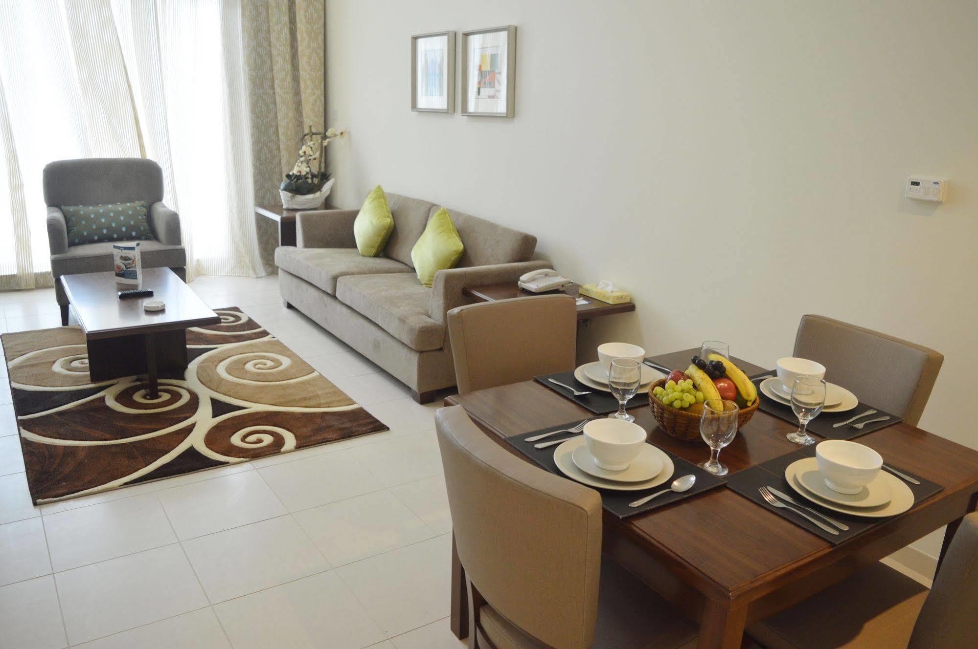 Grand Midwest View Hotel Apartments Dubai Esterno foto