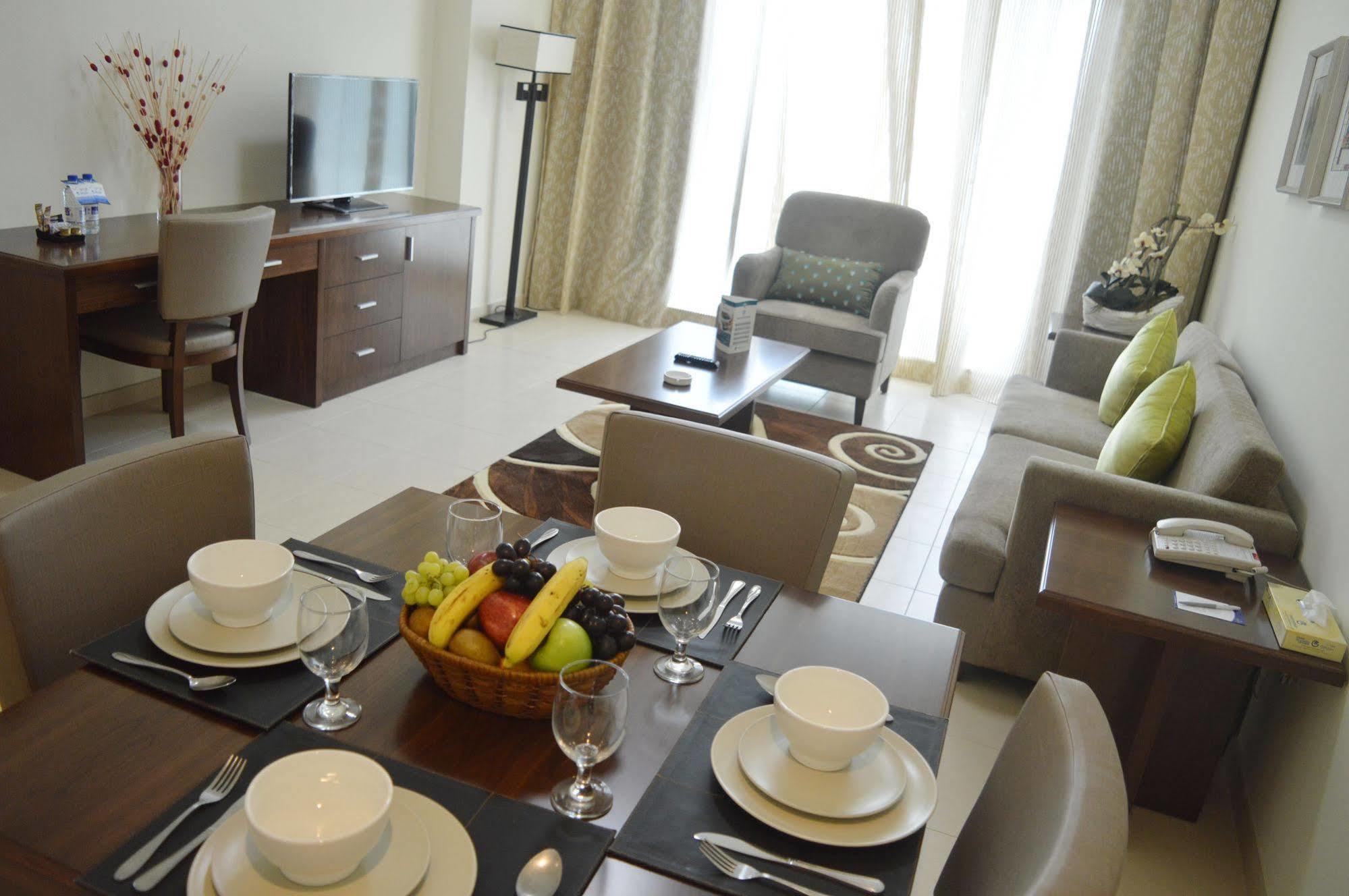 Grand Midwest View Hotel Apartments Dubai Esterno foto